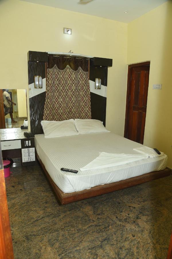 Thiruchendur Stayz Vairavel Residency Tiruchchendūr Exteriér fotografie