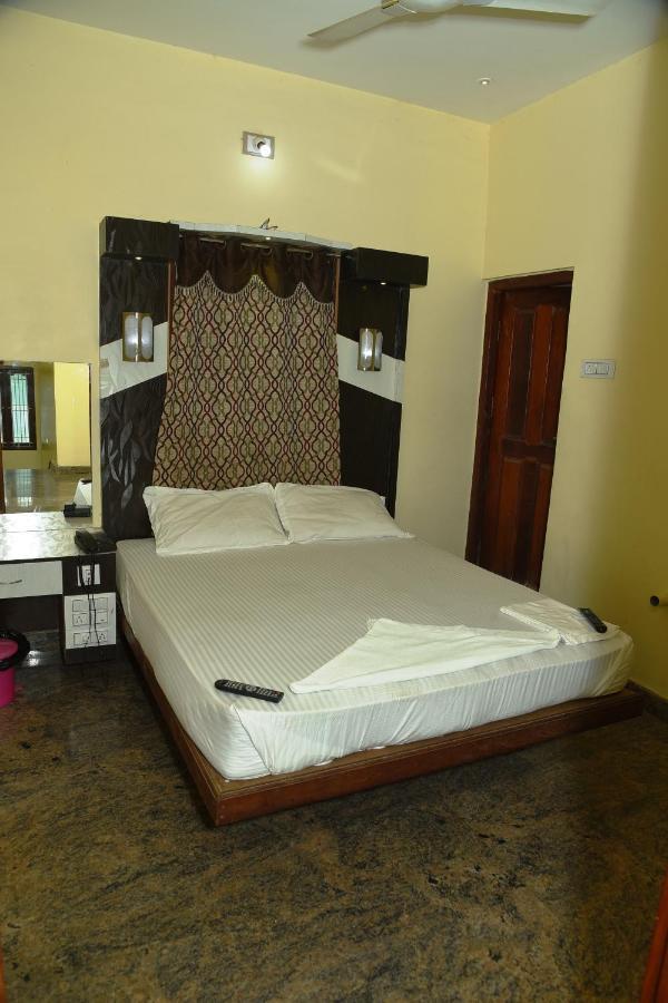 Thiruchendur Stayz Vairavel Residency Tiruchchendūr Exteriér fotografie