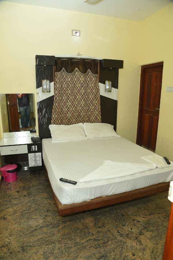 Thiruchendur Stayz Vairavel Residency Tiruchchendūr Exteriér fotografie