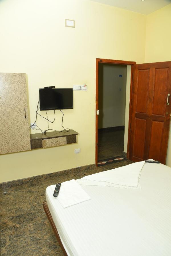 Thiruchendur Stayz Vairavel Residency Tiruchchendūr Exteriér fotografie